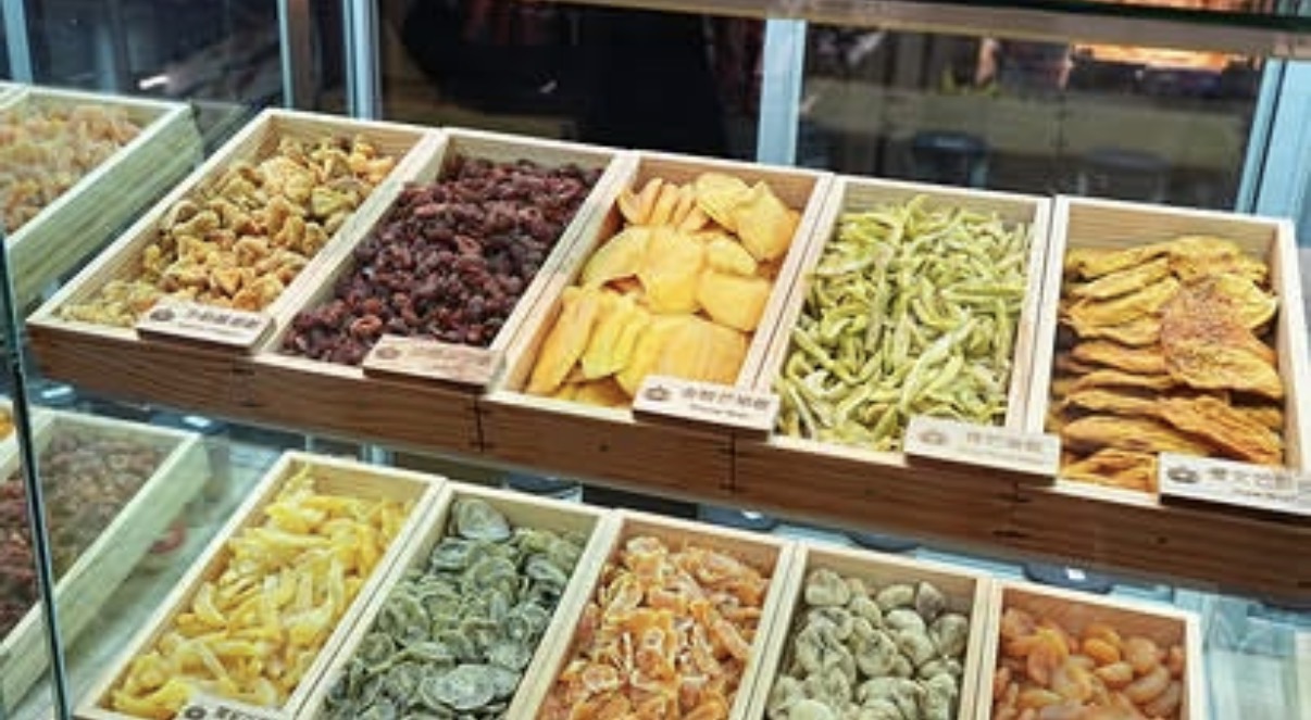 [愛呷菓鮮]   果乾界天花板，從產地到餐桌，把水果最美的模樣留下來，每一款都能免費試吃，難怪大家都狂買！
