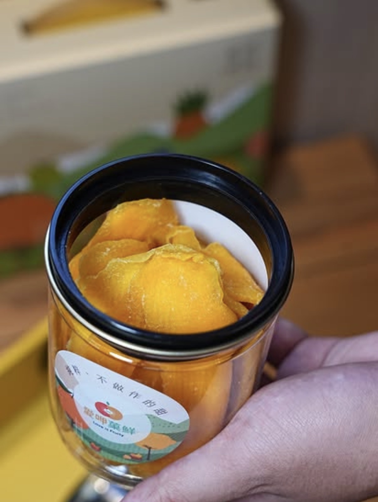 [愛呷菓鮮]   果乾界天花板，從產地到餐桌，把水果最美的模樣留下來，每一款都能免費試吃，難怪大家都狂買！