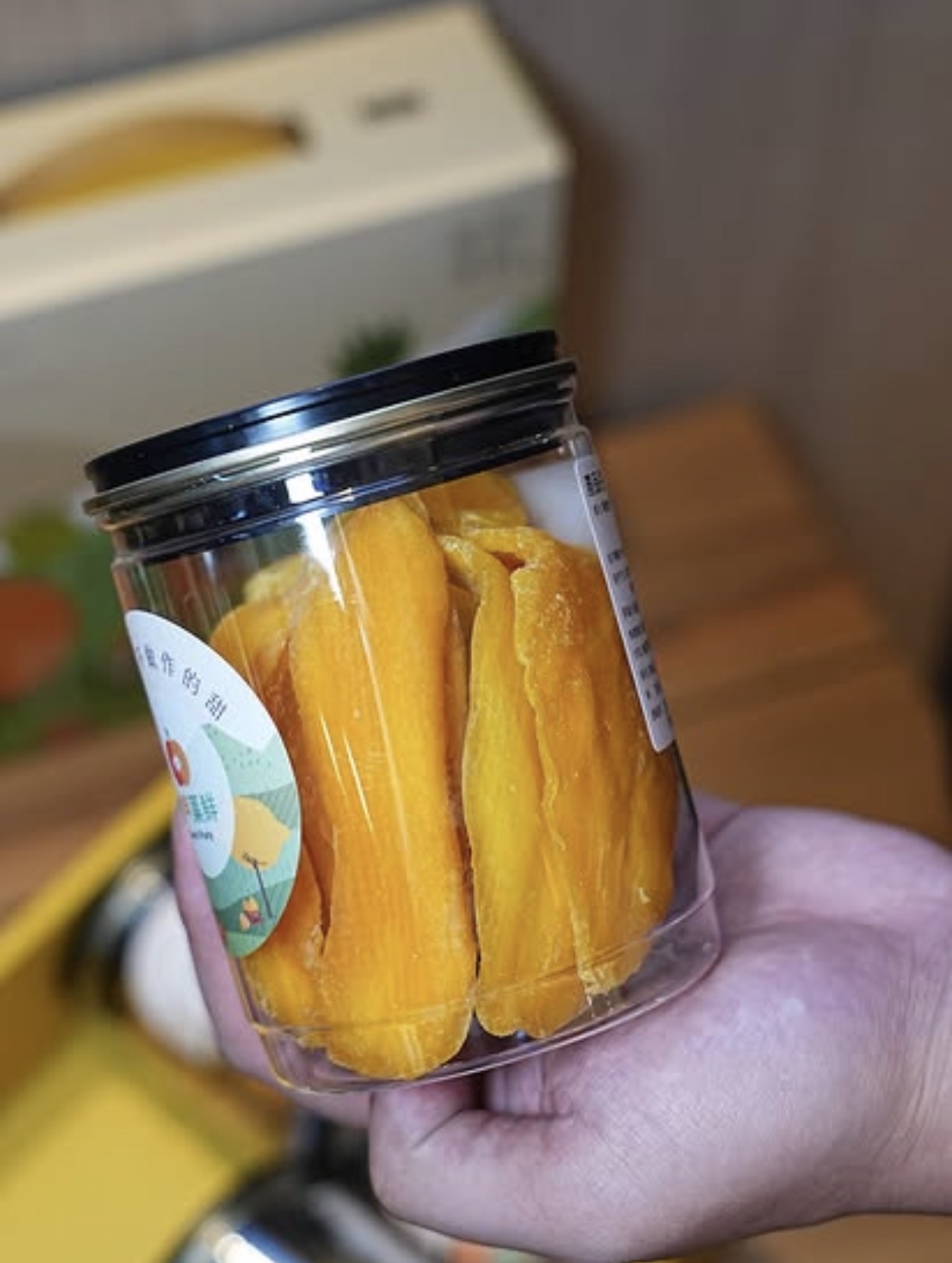 [愛呷菓鮮]   果乾界天花板，從產地到餐桌，把水果最美的模樣留下來，每一款都能免費試吃，難怪大家都狂買！