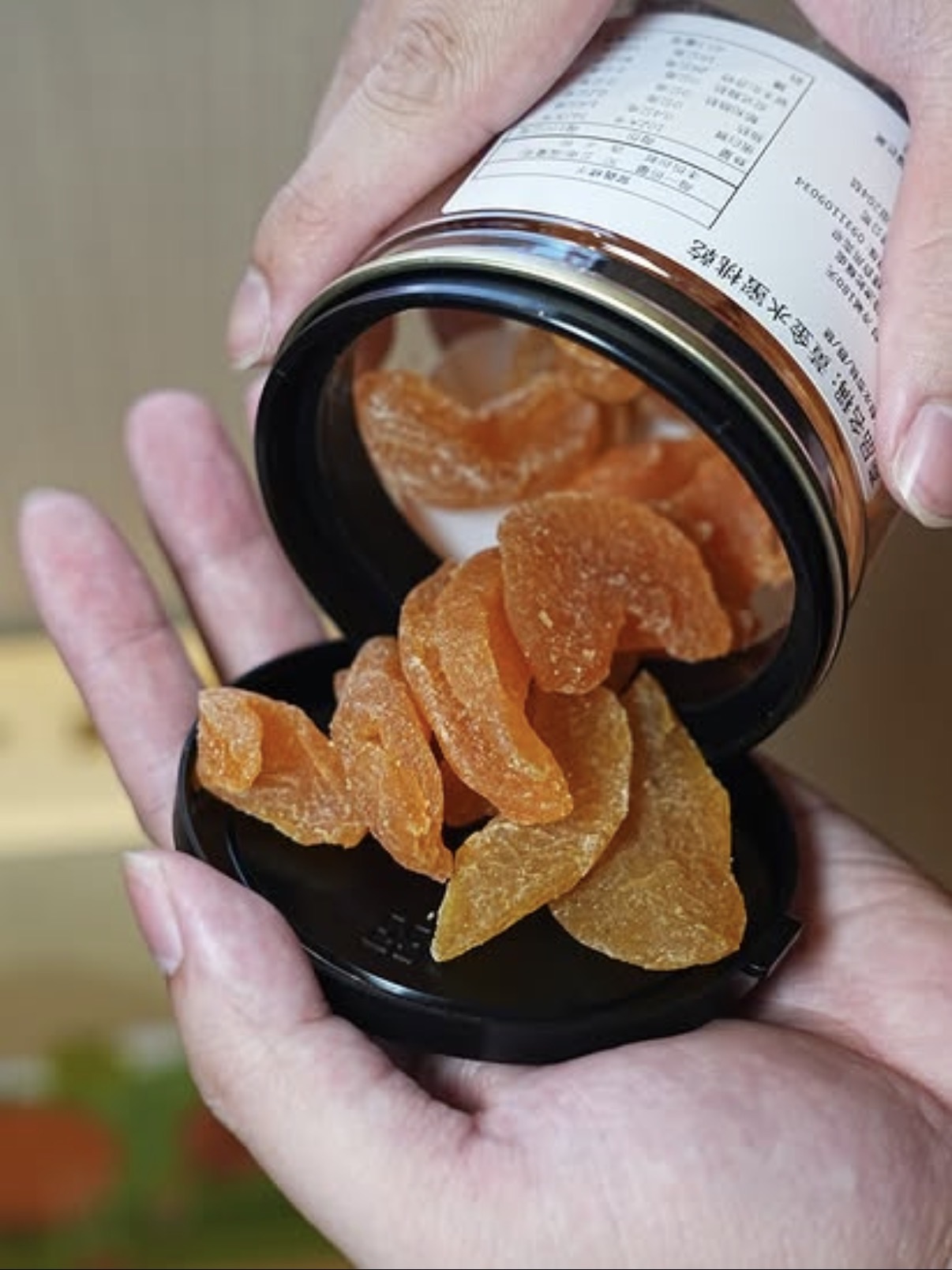 [愛呷菓鮮]   果乾界天花板，從產地到餐桌，把水果最美的模樣留下來，每一款都能免費試吃，難怪大家都狂買！