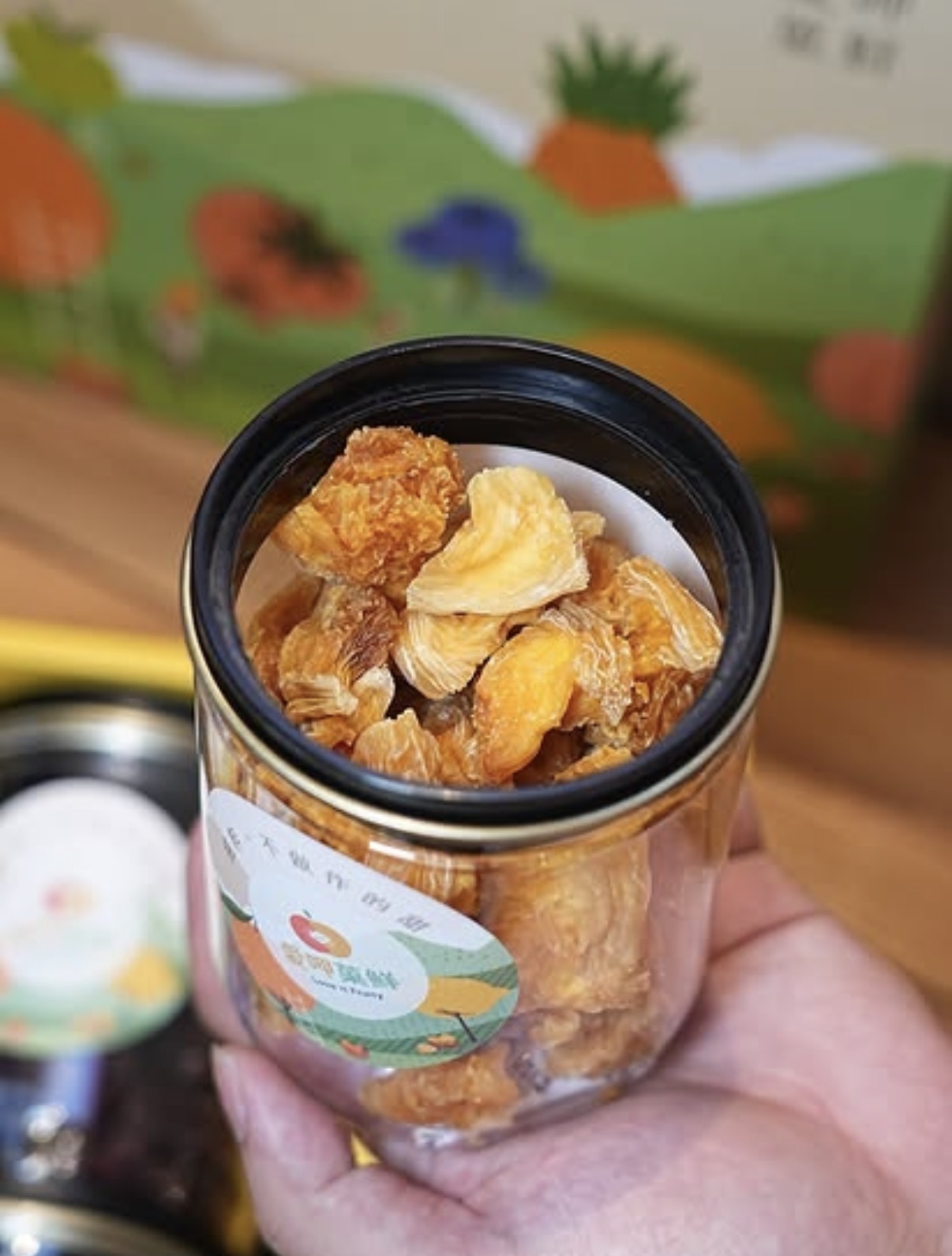 [愛呷菓鮮]   果乾界天花板，從產地到餐桌，把水果最美的模樣留下來，每一款都能免費試吃，難怪大家都狂買！