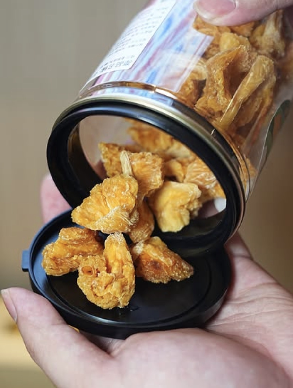 [愛呷菓鮮]   果乾界天花板，從產地到餐桌，把水果最美的模樣留下來，每一款都能免費試吃，難怪大家都狂買！