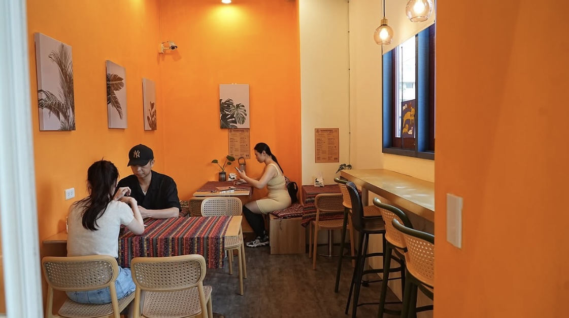 【泰吼呷泰式咖喱餐盒專賣】台中東區評價泰式餐盒 師出台南老泰婆餐桌 - 第2張圖 【泰吼呷泰式咖喱餐盒專賣】台中東區評價泰式餐盒 師出台南老泰婆餐桌